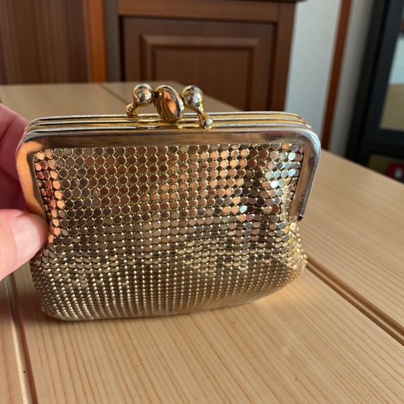 Whitting and Davis 1960’s Gold Mesh Double eyeglass and cigarette Case - Picture 3 of 3